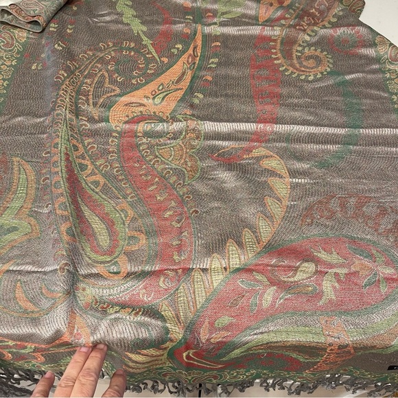 Cashmere Paisley Patterned Scarf 28” x 70” - Picture 1 of 5